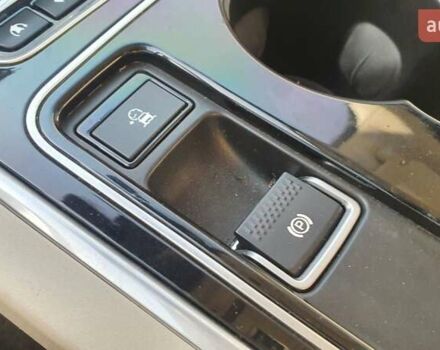 Білий Ягуар XE, об'ємом двигуна 2 л та пробігом 180 тис. км за 16500 $, фото 25 на Automoto.ua