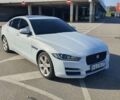 Білий Ягуар XE, об'ємом двигуна 2 л та пробігом 180 тис. км за 16500 $, фото 1 на Automoto.ua