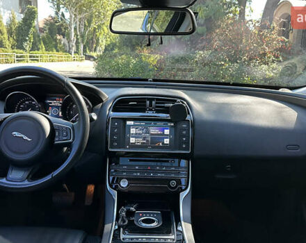 Белый Ягуар XE, объемом двигателя 2 л и пробегом 115 тыс. км за 14500 $, фото 14 на Automoto.ua