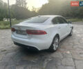 Белый Ягуар XE, объемом двигателя 2 л и пробегом 130 тыс. км за 18500 $, фото 5 на Automoto.ua