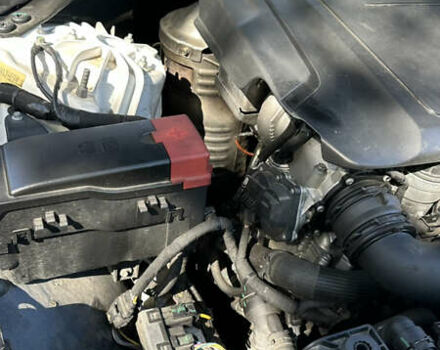 Белый Ягуар XE, объемом двигателя 2 л и пробегом 115 тыс. км за 14500 $, фото 24 на Automoto.ua