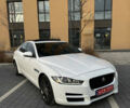 Белый Ягуар XE, объемом двигателя 2 л и пробегом 150 тыс. км за 13500 $, фото 1 на Automoto.ua