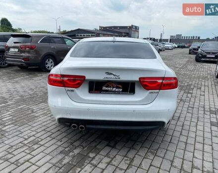 Белый Ягуар XE, объемом двигателя 2 л и пробегом 145 тыс. км за 13400 $, фото 4 на Automoto.ua