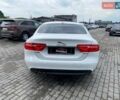 Белый Ягуар XE, объемом двигателя 2 л и пробегом 145 тыс. км за 13400 $, фото 4 на Automoto.ua