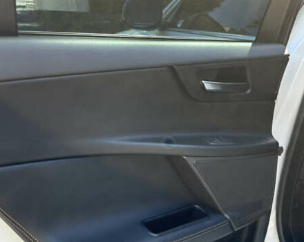 Белый Ягуар XE, объемом двигателя 2 л и пробегом 115 тыс. км за 14500 $, фото 15 на Automoto.ua