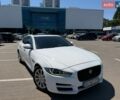 Белый Ягуар XE, объемом двигателя 2 л и пробегом 59 тыс. км за 14000 $, фото 1 на Automoto.ua