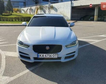 Білий Ягуар XE, об'ємом двигуна 2 л та пробігом 180 тис. км за 16500 $, фото 2 на Automoto.ua
