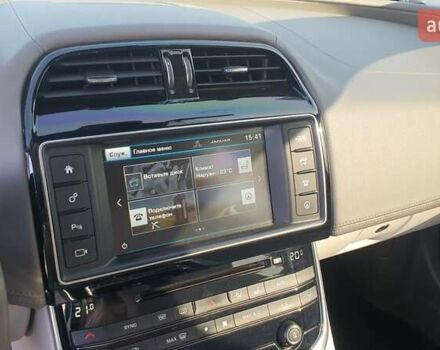 Білий Ягуар XE, об'ємом двигуна 2 л та пробігом 180 тис. км за 16500 $, фото 17 на Automoto.ua