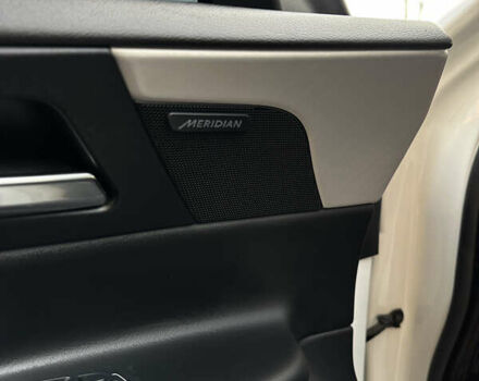 Белый Ягуар XE, объемом двигателя 2 л и пробегом 150 тыс. км за 13500 $, фото 8 на Automoto.ua