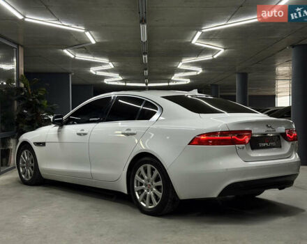 Белый Ягуар XE, объемом двигателя 2 л и пробегом 51 тыс. км за 15500 $, фото 10 на Automoto.ua