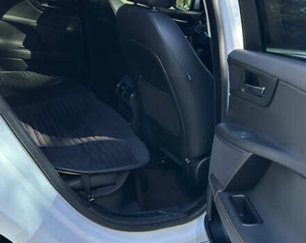 Белый Ягуар XE, объемом двигателя 2 л и пробегом 115 тыс. км за 14500 $, фото 21 на Automoto.ua