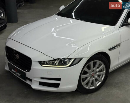 Белый Ягуар XE, объемом двигателя 2 л и пробегом 51 тыс. км за 15500 $, фото 6 на Automoto.ua