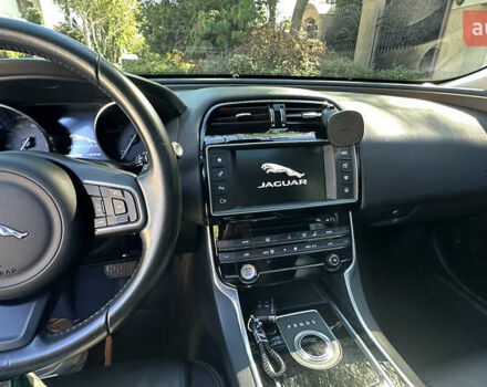Белый Ягуар XE, объемом двигателя 2 л и пробегом 115 тыс. км за 14500 $, фото 11 на Automoto.ua