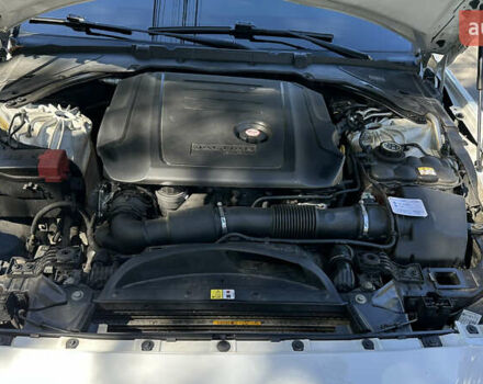 Белый Ягуар XE, объемом двигателя 2 л и пробегом 115 тыс. км за 14500 $, фото 23 на Automoto.ua