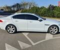 Білий Ягуар XE, об'ємом двигуна 2 л та пробігом 180 тис. км за 16500 $, фото 6 на Automoto.ua