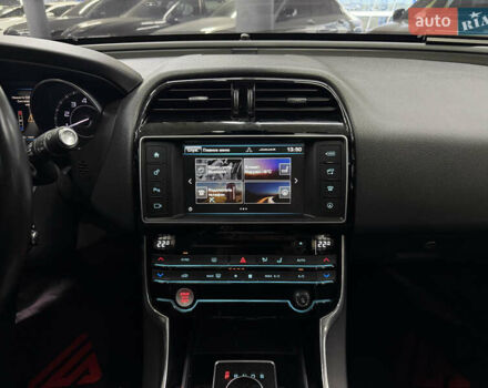 Белый Ягуар XE, объемом двигателя 2 л и пробегом 51 тыс. км за 15500 $, фото 16 на Automoto.ua