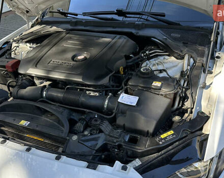 Белый Ягуар XE, объемом двигателя 2 л и пробегом 115 тыс. км за 14500 $, фото 25 на Automoto.ua