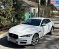 Белый Ягуар XE, объемом двигателя 2 л и пробегом 128 тыс. км за 11490 $, фото 1 на Automoto.ua