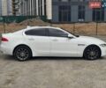 Белый Ягуар XE, объемом двигателя 2 л и пробегом 150 тыс. км за 13500 $, фото 12 на Automoto.ua