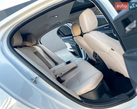 Белый Ягуар XE, объемом двигателя 2 л и пробегом 158 тыс. км за 13999 $, фото 10 на Automoto.ua