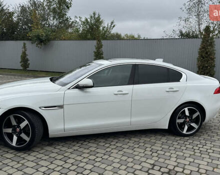 Белый Ягуар XE, объемом двигателя 2 л и пробегом 137 тыс. км за 16950 $, фото 10 на Automoto.ua