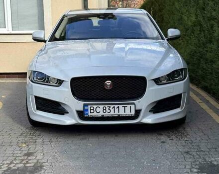 Белый Ягуар XE, объемом двигателя 2 л и пробегом 136 тыс. км за 15450 $, фото 6 на Automoto.ua