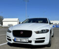 Белый Ягуар XE, объемом двигателя 2 л и пробегом 79 тыс. км за 14000 $, фото 1 на Automoto.ua