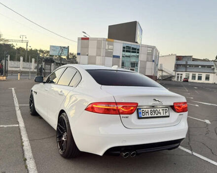 Белый Ягуар XE, объемом двигателя 2 л и пробегом 100 тыс. км за 15500 $, фото 7 на Automoto.ua