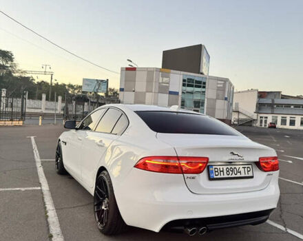 Белый Ягуар XE, объемом двигателя 2 л и пробегом 100 тыс. км за 15500 $, фото 8 на Automoto.ua