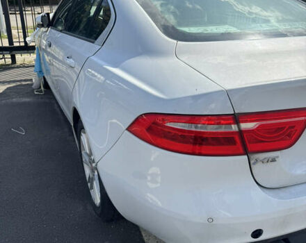 Білий Ягуар XE, об'ємом двигуна 2 л та пробігом 40 тис. км за 7500 $, фото 1 на Automoto.ua