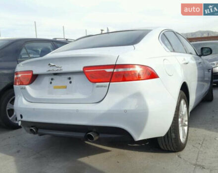 Білий Ягуар XE, об'ємом двигуна 2 л та пробігом 40 тис. км за 7500 $, фото 10 на Automoto.ua