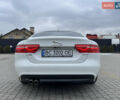 Белый Ягуар XE, объемом двигателя 2 л и пробегом 79 тыс. км за 13500 $, фото 6 на Automoto.ua