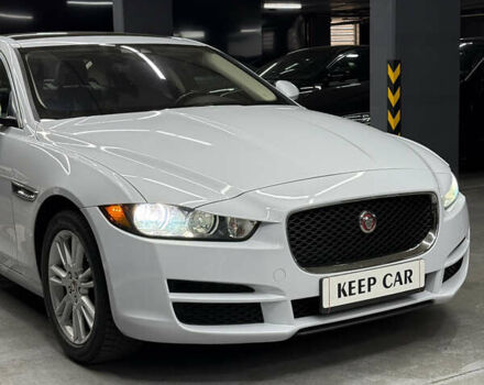 Белый Ягуар XE, объемом двигателя 2 л и пробегом 79 тыс. км за 17500 $, фото 9 на Automoto.ua