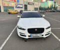 Белый Ягуар XE, объемом двигателя 2 л и пробегом 100 тыс. км за 15500 $, фото 4 на Automoto.ua