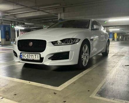 Белый Ягуар XE, объемом двигателя 2 л и пробегом 136 тыс. км за 15450 $, фото 2 на Automoto.ua
