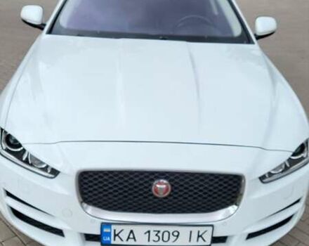 Белый Ягуар XE, объемом двигателя 3 л и пробегом 132 тыс. км за 12900 $, фото 2 на Automoto.ua