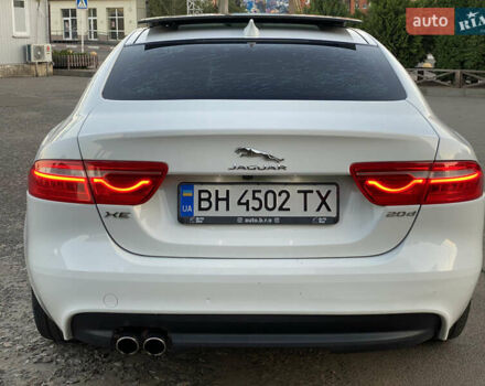 Белый Ягуар XE, объемом двигателя 2 л и пробегом 133 тыс. км за 14800 $, фото 10 на Automoto.ua