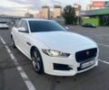 Білий Ягуар XE, об'ємом двигуна 2 л та пробігом 119 тис. км за 14500 $, фото 1 на Automoto.ua