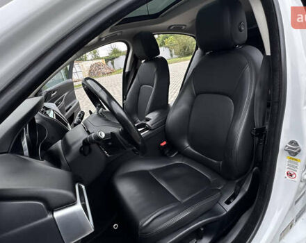 Белый Ягуар XE, объемом двигателя 2 л и пробегом 137 тыс. км за 16950 $, фото 44 на Automoto.ua