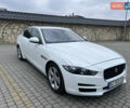 Белый Ягуар XE, объемом двигателя 2 л и пробегом 79 тыс. км за 13500 $, фото 1 на Automoto.ua