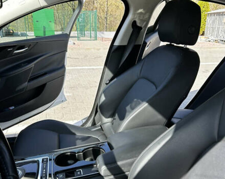 Белый Ягуар XE, объемом двигателя 2 л и пробегом 127 тыс. км за 15000 $, фото 8 на Automoto.ua