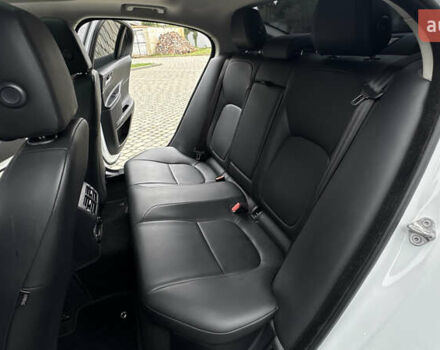 Белый Ягуар XE, объемом двигателя 2 л и пробегом 137 тыс. км за 16950 $, фото 35 на Automoto.ua