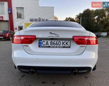 Белый Ягуар XE, объемом двигателя 2 л и пробегом 68 тыс. км за 16700 $, фото 26 на Automoto.ua