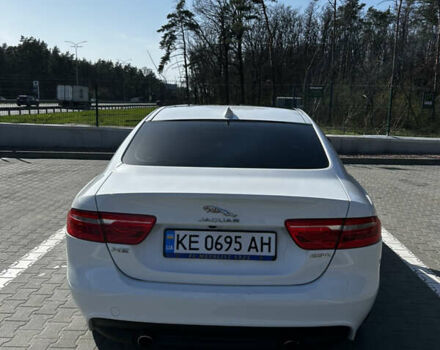 Белый Ягуар XE, объемом двигателя 2 л и пробегом 127 тыс. км за 15000 $, фото 4 на Automoto.ua