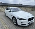 Белый Ягуар XE, объемом двигателя 2 л и пробегом 82 тыс. км за 12500 $, фото 1 на Automoto.ua