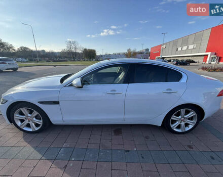 Белый Ягуар XE, объемом двигателя 2 л и пробегом 135 тыс. км за 16000 $, фото 2 на Automoto.ua