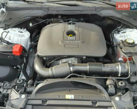 Білий Ягуар XE, об'ємом двигуна 2 л та пробігом 40 тис. км за 7500 $, фото 12 на Automoto.ua