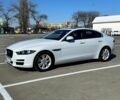 Белый Ягуар XE, объемом двигателя 2 л и пробегом 79 тыс. км за 14000 $, фото 1 на Automoto.ua