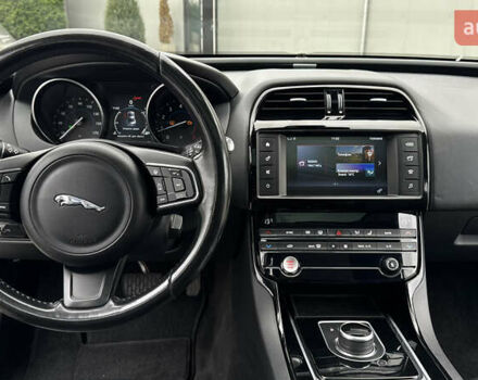 Белый Ягуар XE, объемом двигателя 2 л и пробегом 137 тыс. км за 16950 $, фото 62 на Automoto.ua