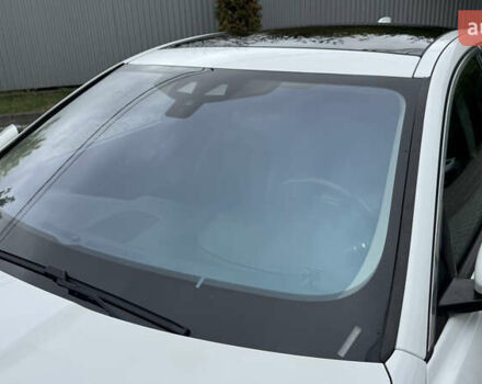 Белый Ягуар XE, объемом двигателя 2 л и пробегом 137 тыс. км за 16950 $, фото 22 на Automoto.ua